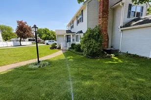 22 Abbott Rd, Waltham, MA 02452 - Photo 2