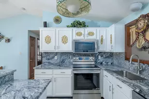62 S Ashburnham Rd, Westminster, MA 01473 - Photo 4