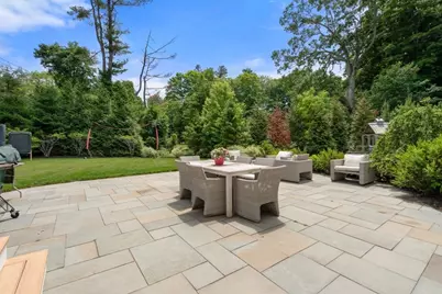 45 Longmeadow Rd, Wellesley, MA 02482 - Photo 38