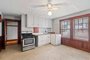 104 Great Rd, Maynard, MA 01754 - Photo 10