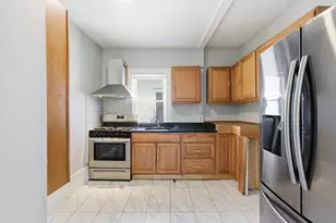 79 Warwick St, Lowell, MA 01851 - Photo 12