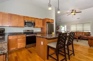 93 Brewster, Stoughton, MA 02072 - Photo 8