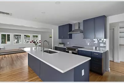 40 Pine St, Hudson, MA 01749 - Photo 4