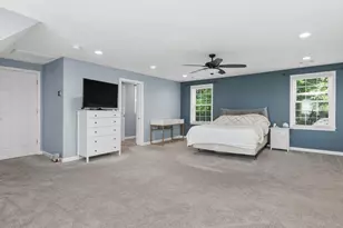 45 Metacomet Ave, Taunton, MA 02718 - Photo 16