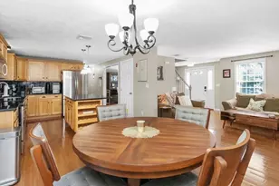 45 Metacomet Ave, Taunton, MA 02718 - Photo 8