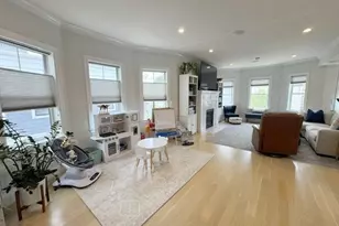 22 Roseclair St, Boston, MA 02125 - Photo 6