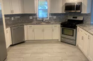 18 Parkwood Dr, West Springfield, MA 01089 - Photo 10