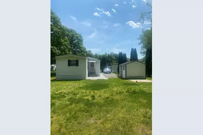 18 Parkwood Dr, West Springfield, MA 01089 - Photo 2