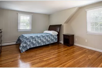100 Sycamore St, Swansea, MA 02777 - Photo 32