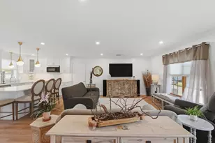 40 Salisbury St, Fall River, MA 02724 - Photo 4