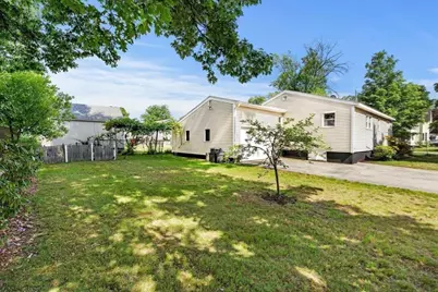 6 Bristol St, Lowell, MA 01852 - Photo 32