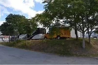 639 Rogers St, Lowell, MA 01852 - Photo 8