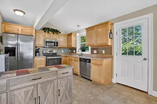 13 Orchard St, Palmer, MA 01069 - Photo 6