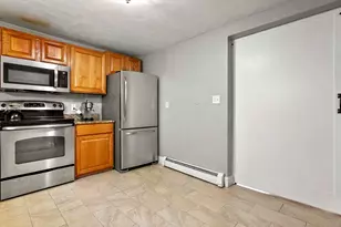 72 Aborn St, Peabody, MA 01960 - Photo 8