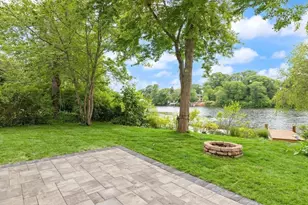86 Lakeview Ave, Taunton, MA 02780 - Photo 2