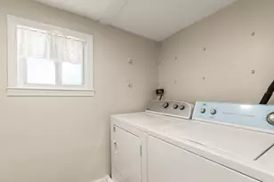 86 Lakeview Ave, Taunton, MA 02780 - Photo 18