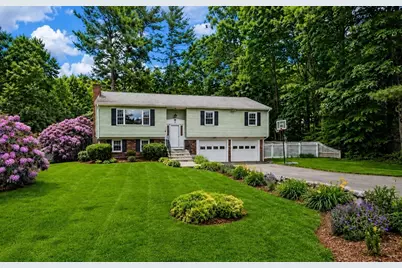 9 Lakeshore Dr, Norfolk, MA 02056 - Photo 1