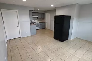 487 4th St, Fall River, MA 02721 - Photo 2