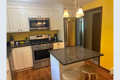 568 Lantern Ln, New Bedford, MA 02740 - Photo 4