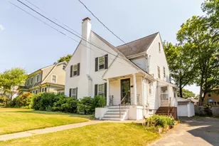 142 Jackson St, Newton, MA 02459 - Photo 1