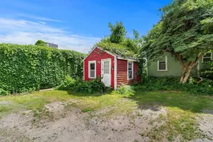 21 Hawkes St, Marblehead, MA 01945 - Photo 18