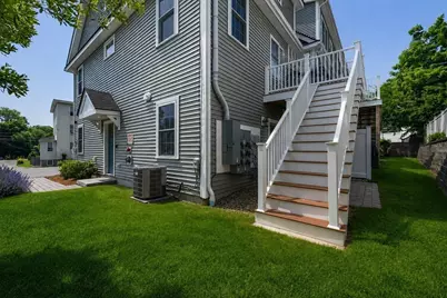 61 Valley St #1, Wakefield, MA 01880 - Photo 4