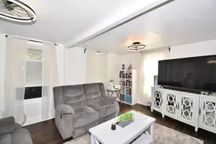 106 Suffolk St, Springfield, MA 01109 - Photo 4