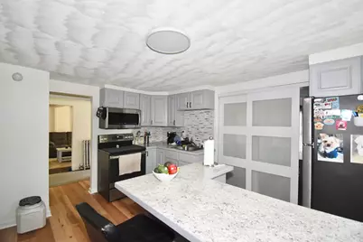 106 Suffolk St, Springfield, MA 01109 - Photo 8