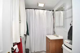 106 Suffolk St, Springfield, MA 01109 - Photo 12