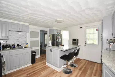 106 Suffolk St, Springfield, MA 01109 - Photo 6