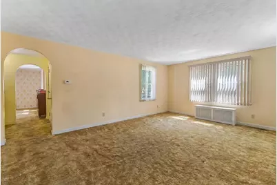 27 Kinnicutt Rd, Worcester, MA 01602 - Photo 6