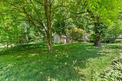 27 Kinnicutt Rd, Worcester, MA 01602 - Photo 32