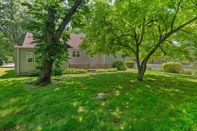 27 Kinnicutt Rd, Worcester, MA 01602 - Photo 28