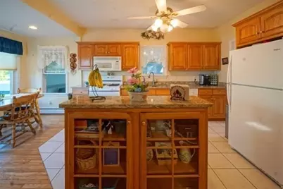 103 Tucker St, Fall River, MA 02724 - Photo 8