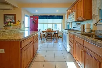 103 Tucker St, Fall River, MA 02724 - Photo 10