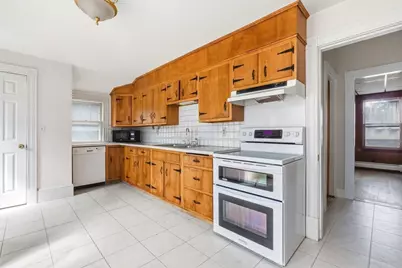 17 Munroe Street, Lynnfield, MA 01940 - Photo 4