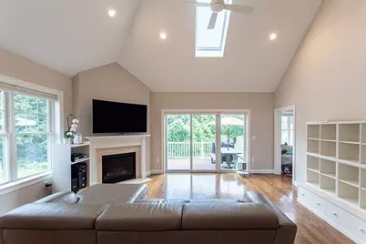 64 Evergreen Avenue, Bedford, MA 01730 - Photo 10