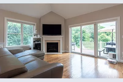 64 Evergreen Avenue, Bedford, MA 01730 - Photo 8