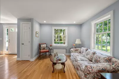 10 Auburn Rd, Wellesley, MA 02481 - Photo 4
