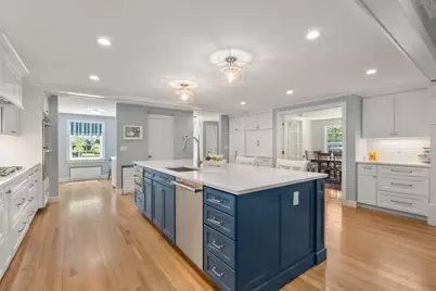 10 Auburn Rd, Wellesley, MA 02481 - Photo 8