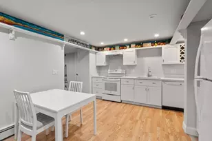 10 Auburn Rd, Wellesley, MA 02481 - Photo 26