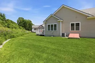 23 Foxhill Ln, Dracut, MA 01826 - Photo 32