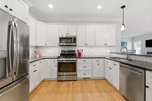 23 Foxhill Ln, Dracut, MA 01826 - Photo 6