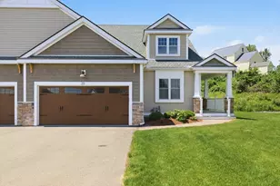 23 Foxhill Ln, Dracut, MA 01826 - Photo 2