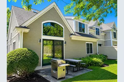 17 Courtyard Place #17, Lexington, MA 02420 - Photo 2
