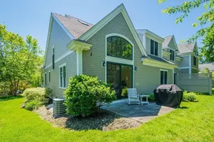 17 Courtyard Pl, Lexington, MA 02420 - Photo 2