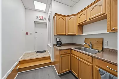 688 Broadway, Chelsea, MA 02150 - Photo 14