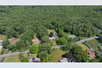 27 Hillside Dr, Sturbridge, MA 01566 - Photo 32