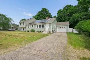 72 Mayfield St, Seekonk, MA 02771 - Photo 2