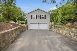 9 Sparhawk Dr, Burlington, MA 01803 - Photo 8